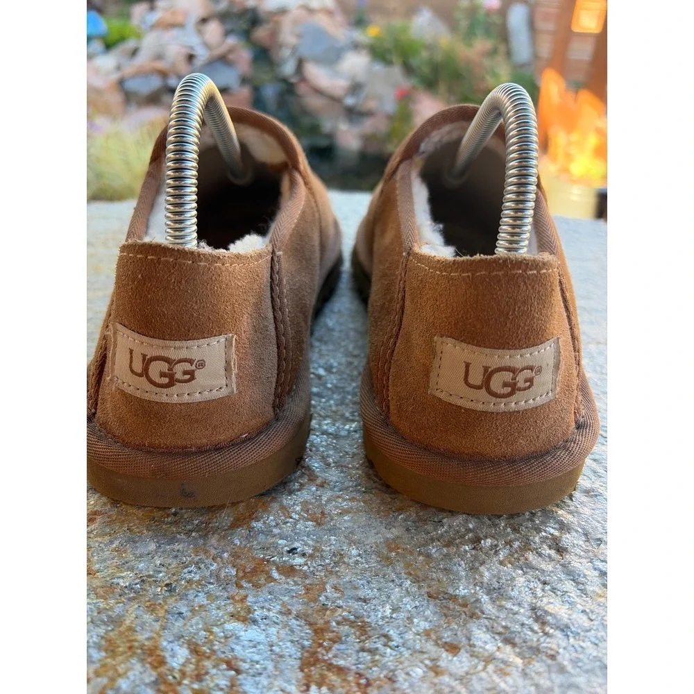 UGG Australia 3010 Chestnut Suede Sheepskin Slip On Slippers Mens 7 Women 9